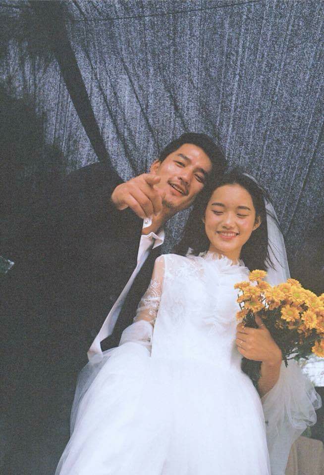 'Cô dâu, chú rể' trong bộ ảnh cưới phong cách Hong Kong đang gây sốt là ai? 'Cô dâu, chú rể' trong bộ ảnh cưới phong cách Hong Kong đang gây sốt là ai?