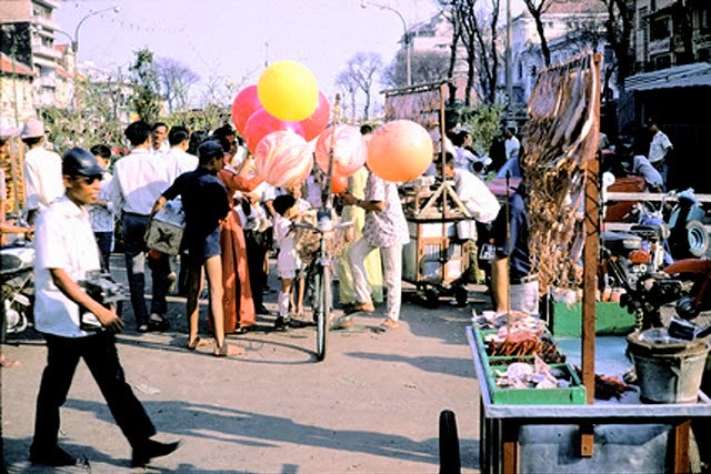 Hoài niệm về một Sài Gòn nhộn nhịp chợ hoa của Tết ngày xưa Hoài niệm về một Sài Gòn nhộn nhịp chợ hoa của Tết ngày xưa