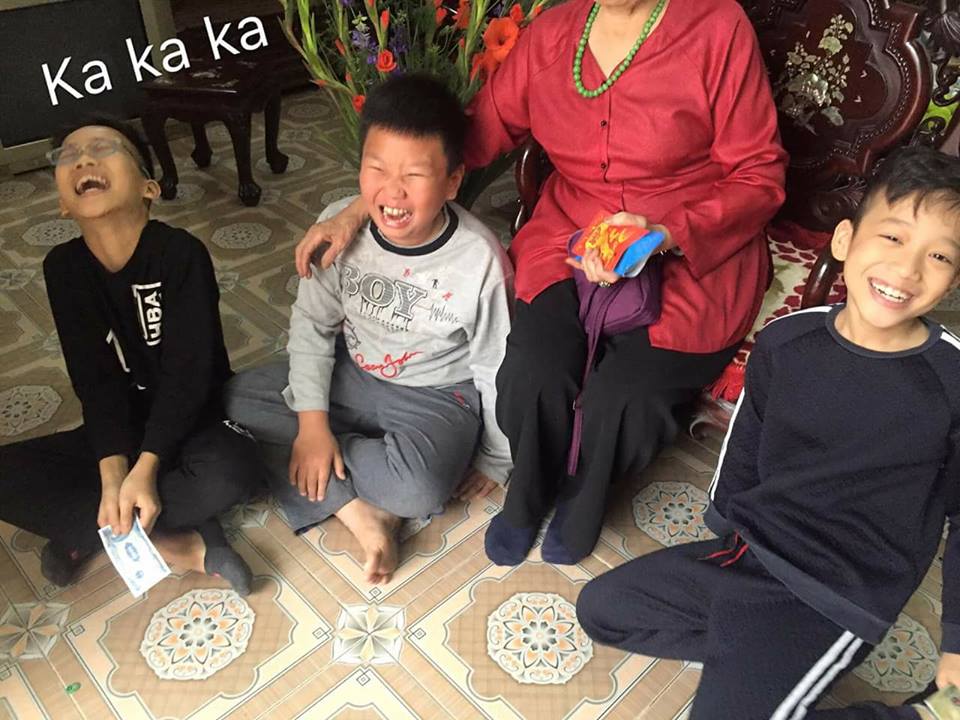 Bộ ảnh hài hước mô tả cái kết đắng cho 'trẻ to đầu' còn ham lì xì Bộ ảnh hài hước mô tả cái kết đắng cho 'trẻ to đầu' còn ham lì xì