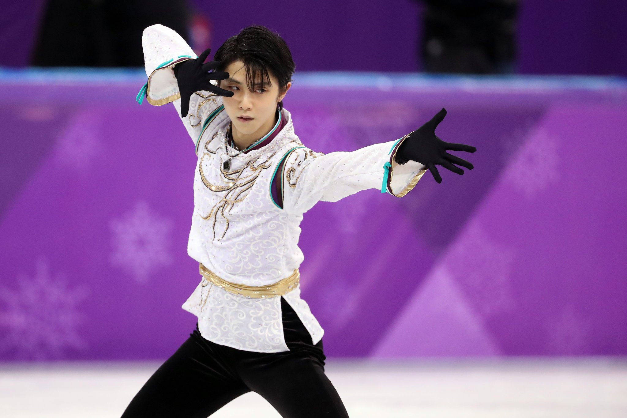 Chân dung 'cute hết hồn' của đương kim vô địch 2 lần liên tiếp môn trượt băng Olympic Chân dung 'cute hết hồn' của đương kim vô địch 2 lần liên tiếp môn trượt băng Olympic