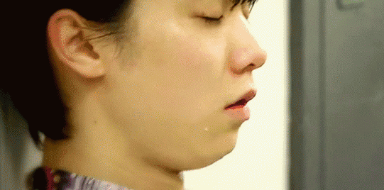 Loạt gif thần thánh của Yuzuru Hanyu chứng minh chỉ cần có thần thái là đủ Loạt gif thần thánh của Yuzuru Hanyu chứng minh chỉ cần có thần thái là đủ