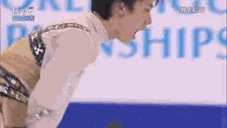 Loạt gif thần thánh của Yuzuru Hanyu chứng minh chỉ cần có thần thái là đủ Loạt gif thần thánh của Yuzuru Hanyu chứng minh chỉ cần có thần thái là đủ