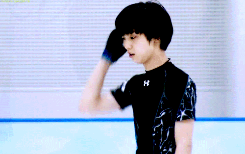 Loạt gif thần thánh của Yuzuru Hanyu chứng minh chỉ cần có thần thái là đủ Loạt gif thần thánh của Yuzuru Hanyu chứng minh chỉ cần có thần thái là đủ