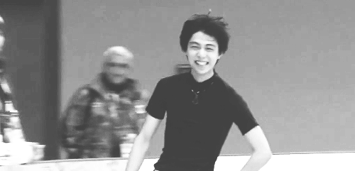 Loạt gif thần thánh của Yuzuru Hanyu chứng minh chỉ cần có thần thái là đủ Loạt gif thần thánh của Yuzuru Hanyu chứng minh chỉ cần có thần thái là đủ