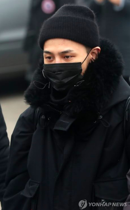 'Nỗi khổ' của 'ông hoàng K-Pop' G-Dragon: Muốn nhập ngũ âm thầm lặng lẽ cũng không được 'Nỗi khổ' của 'ông hoàng K-Pop' G-Dragon: Muốn nhập ngũ âm thầm lặng lẽ cũng không được