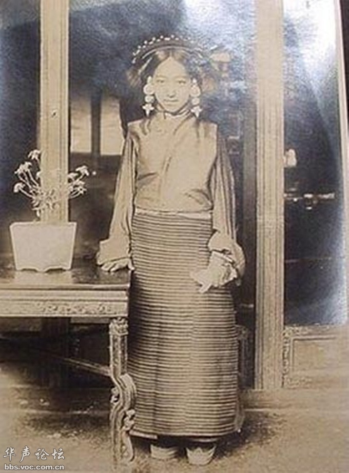 Bất ngờ với nét đẹp nguyên sơ của thiếu nữ Tây Tạng Bất ngờ với nét đẹp nguyên sơ của thiếu nữ Tây Tạng