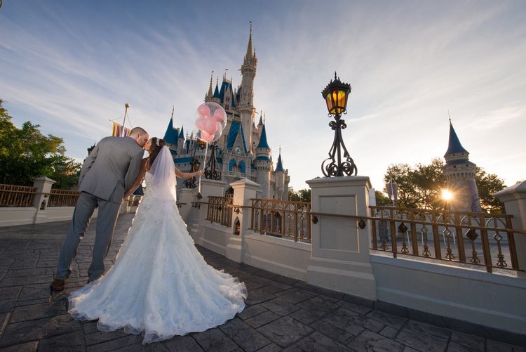 'Vén màn' hậu trường những lễ cưới cổ tích được tổ chức ở Disney Land 'Vén màn' hậu trường những lễ cưới cổ tích được tổ chức ở Disney Land