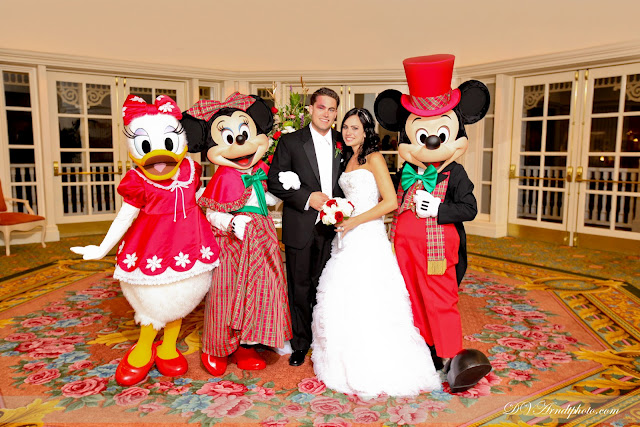 'Vén màn' hậu trường những lễ cưới cổ tích được tổ chức ở Disney Land 'Vén màn' hậu trường những lễ cưới cổ tích được tổ chức ở Disney Land
