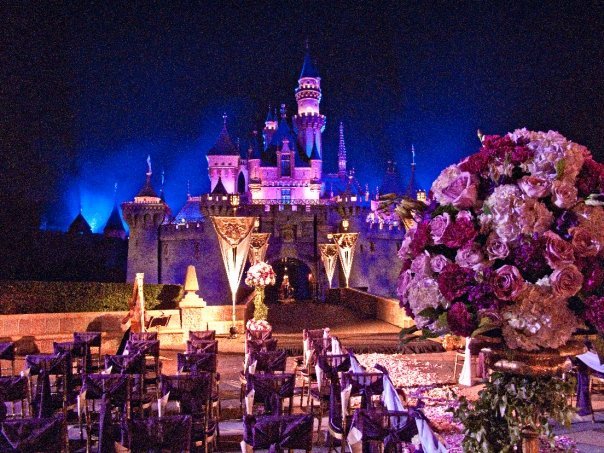 'Vén màn' hậu trường những lễ cưới cổ tích được tổ chức ở Disney Land 'Vén màn' hậu trường những lễ cưới cổ tích được tổ chức ở Disney Land