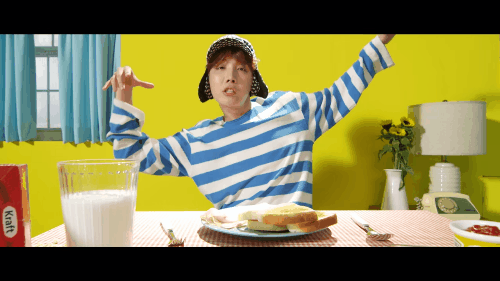 Loạt kỉ lục của J-Hope (BTS), kẻ 'vượt mặt' GD trở thành nghệ sĩ solo thành công nhất trên BXH Billboard Loạt kỉ lục của J-Hope (BTS), kẻ 'vượt mặt' GD trở thành nghệ sĩ solo thành công nhất trên BXH Billboard