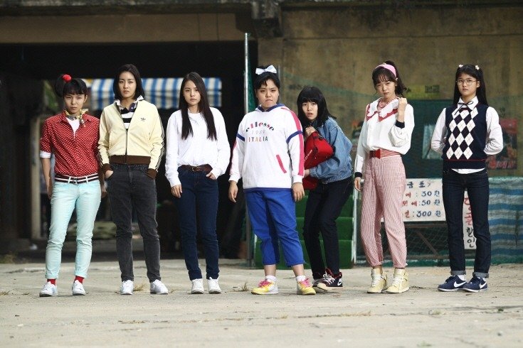 Bản remake Tháng Năm Rực Rỡ có gì khác với bản gốc Sunny? Bản remake Tháng Năm Rực Rỡ có gì khác với bản gốc Sunny?