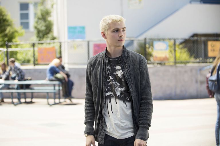Nội dung phim '13 Reasons Why' phần 2 sẽ đi theo chiều hướng nào? Nội dung phim '13 Reasons Why' phần 2 sẽ đi theo chiều hướng nào?