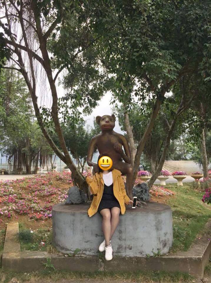 Xin hỏi người tạc đã nghĩ gì trong lúc làm những bức tượng này? Xin hỏi người tạc đã nghĩ gì trong lúc làm những bức tượng này?