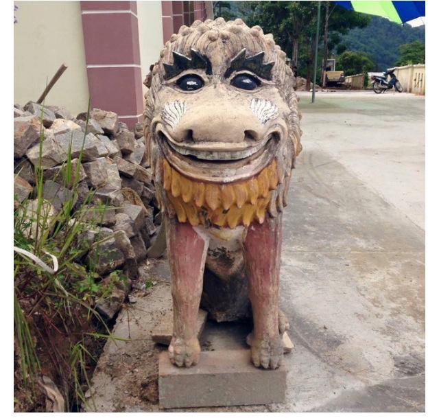 Xin hỏi người tạc đã nghĩ gì trong lúc làm những bức tượng này? Xin hỏi người tạc đã nghĩ gì trong lúc làm những bức tượng này?