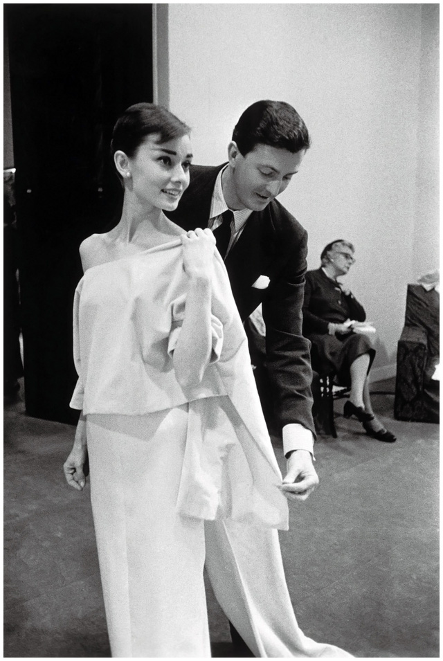 Audrey Hepburn và Givenchy: Mối quan hệ kinh điển kéo dài 40 năm Audrey Hepburn và Givenchy: Mối quan hệ kinh điển kéo dài 40 năm