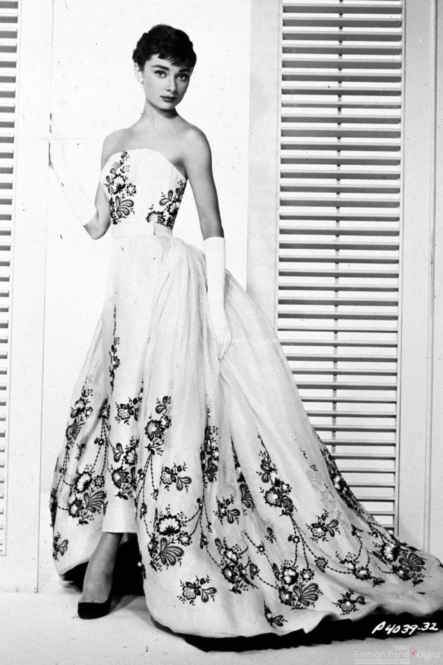 Audrey Hepburn và Givenchy: Mối quan hệ kinh điển kéo dài 40 năm Audrey Hepburn và Givenchy: Mối quan hệ kinh điển kéo dài 40 năm