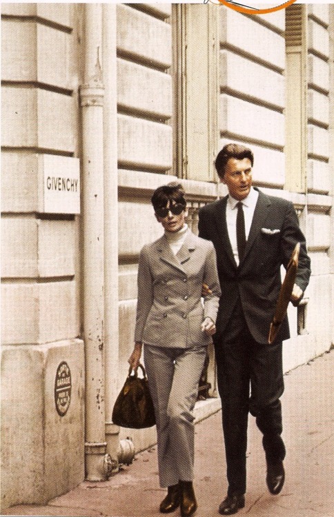 Audrey Hepburn và Givenchy: Mối quan hệ kinh điển kéo dài 40 năm Audrey Hepburn và Givenchy: Mối quan hệ kinh điển kéo dài 40 năm