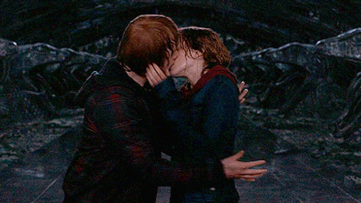 Dàn diễn viên 'Harry Potter' bồi hồi kể lại chuyện hậu trường sau 17 năm Dàn diễn viên 'Harry Potter' bồi hồi kể lại chuyện hậu trường sau 17 năm