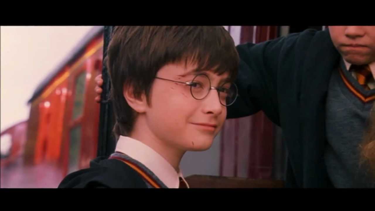 Dàn diễn viên 'Harry Potter' bồi hồi kể lại chuyện hậu trường sau 17 năm Dàn diễn viên 'Harry Potter' bồi hồi kể lại chuyện hậu trường sau 17 năm
