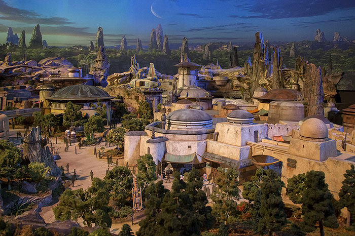 'Hành tinh Star Wars' mà Disney đầu tư hơn 2 tỉ đô sẽ trông như thế nào? 'Hành tinh Star Wars' mà Disney đầu tư hơn 2 tỉ đô sẽ trông như thế nào?