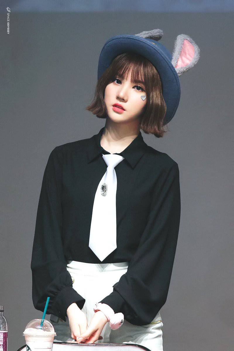 Mũ tai thỏ Judy trở thành hot trend ở Hàn nhờ công lăng xê của loạt idol nổi tiếng Mũ tai thỏ Judy trở thành hot trend ở Hàn nhờ công lăng xê của loạt idol nổi tiếng