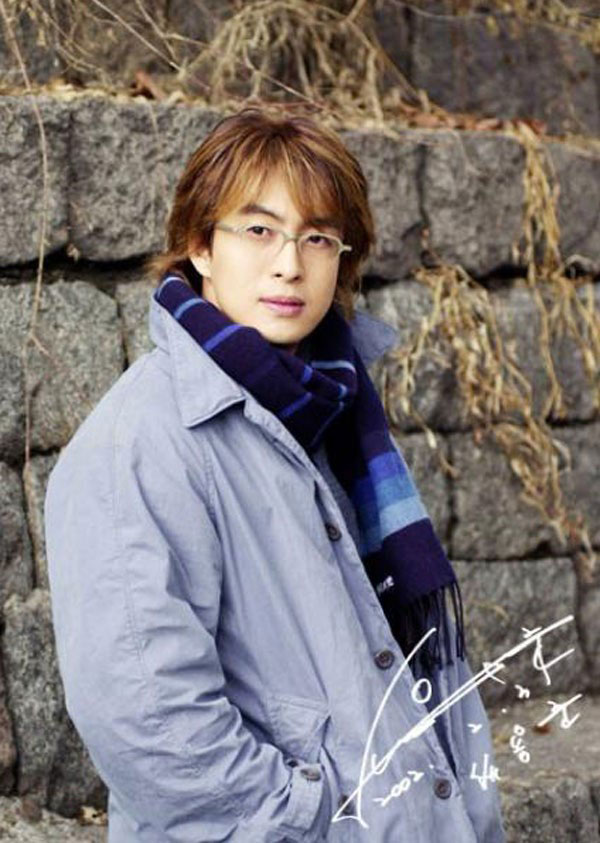 Bae Yong Joon bán 'tâm huyết' 14 năm cho SM Entertainment: Liệu có phải là quyết định khôn ngoan? Bae Yong Joon bán 'tâm huyết' 14 năm cho SM Entertainment: Liệu có phải là quyết định khôn ngoan?