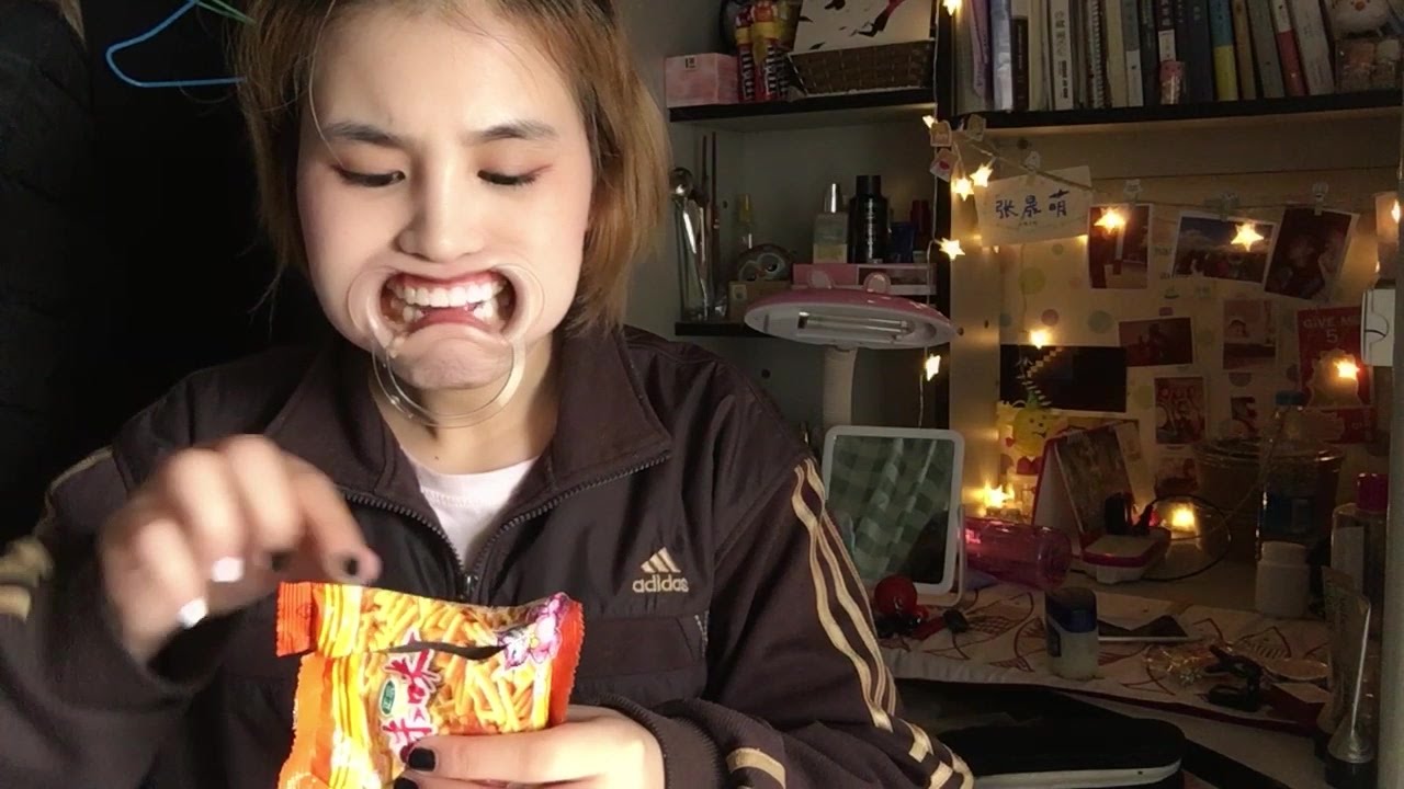 Những gương mặt 'hót hòn họt' của làng vlog xứ Trung kiếm bộn tiền chỉ với 1 video Những gương mặt 'hót hòn họt' của làng vlog xứ Trung kiếm bộn tiền chỉ với 1 video