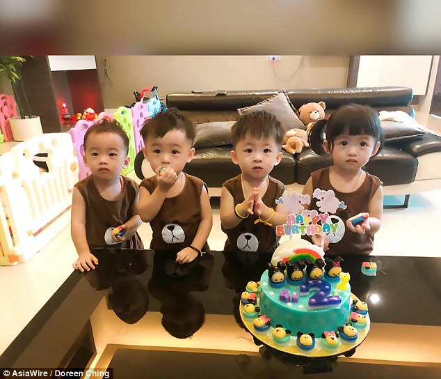 Phản ứng của cánh đàn ông trước bức ảnh da bụng rạn nứt của bà mẹ 4 con Phản ứng của cánh đàn ông trước bức ảnh da bụng rạn nứt của bà mẹ 4 con