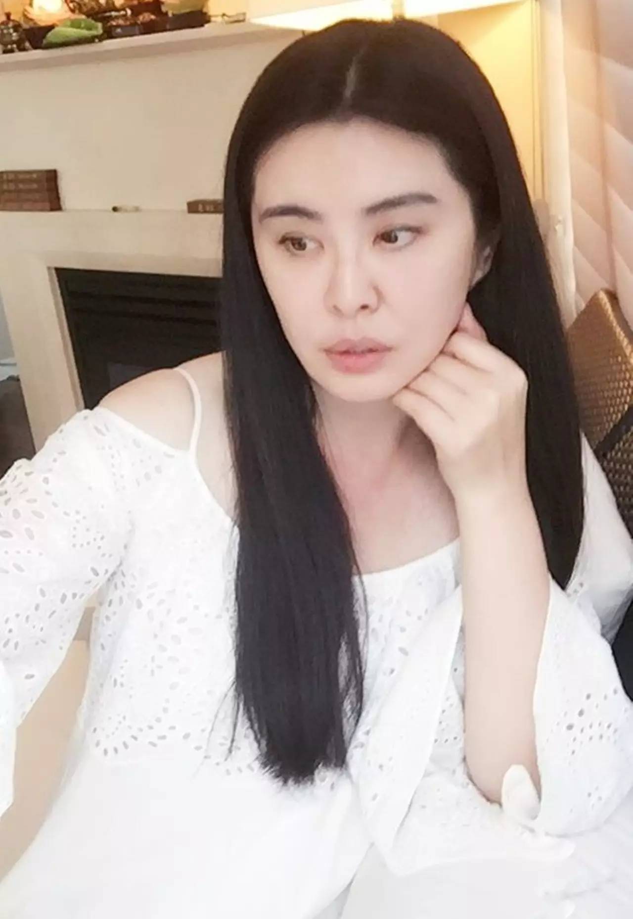 Ngọc nữ Vương Tổ Hiền: Một tòa nhan sắc, một đời long đong Ngọc nữ Vương Tổ Hiền: Một tòa nhan sắc, một đời long đong