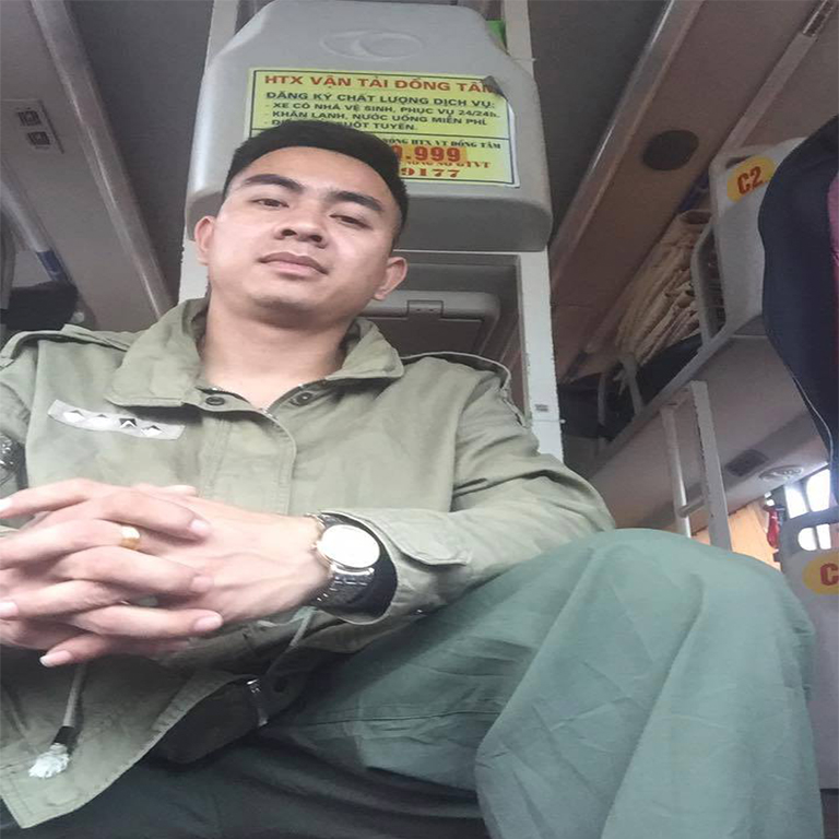 Anh chàng phụ xe người Nghệ An trả 190 triệu đồng nhặt được cho hành khách Anh chàng phụ xe người Nghệ An trả 190 triệu đồng nhặt được cho hành khách
