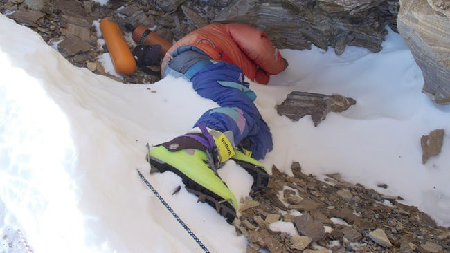 14 yếu tố có thể khiến bạn bỏ mạng trên đỉnh núi Everest (Kỳ 2) 14 yếu tố có thể khiến bạn bỏ mạng trên đỉnh núi Everest (Kỳ 2)
