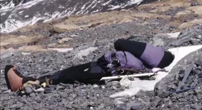 14 yếu tố có thể khiến bạn bỏ mạng trên đỉnh núi Everest (Kỳ 2) 14 yếu tố có thể khiến bạn bỏ mạng trên đỉnh núi Everest (Kỳ 2)