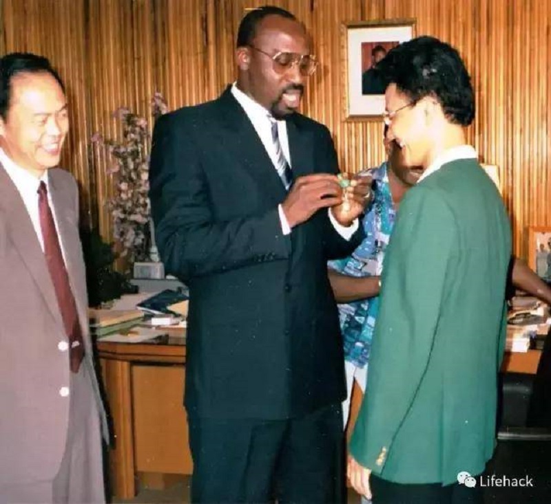 Giật mình khi biết tuổi thật của ông bố 'thời thượng’ nhất Trung Quốc Giật mình khi biết tuổi thật của ông bố 'thời thượng’ nhất Trung Quốc