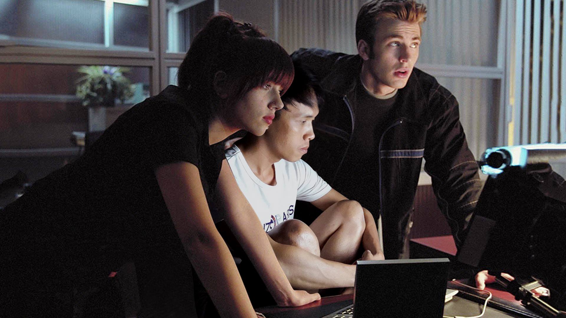Thực hư chuyện 1 thanh niên người Việt xuất hiện trong các bom tấn Hollywood? Thực hư chuyện 1 thanh niên người Việt xuất hiện trong các bom tấn Hollywood?