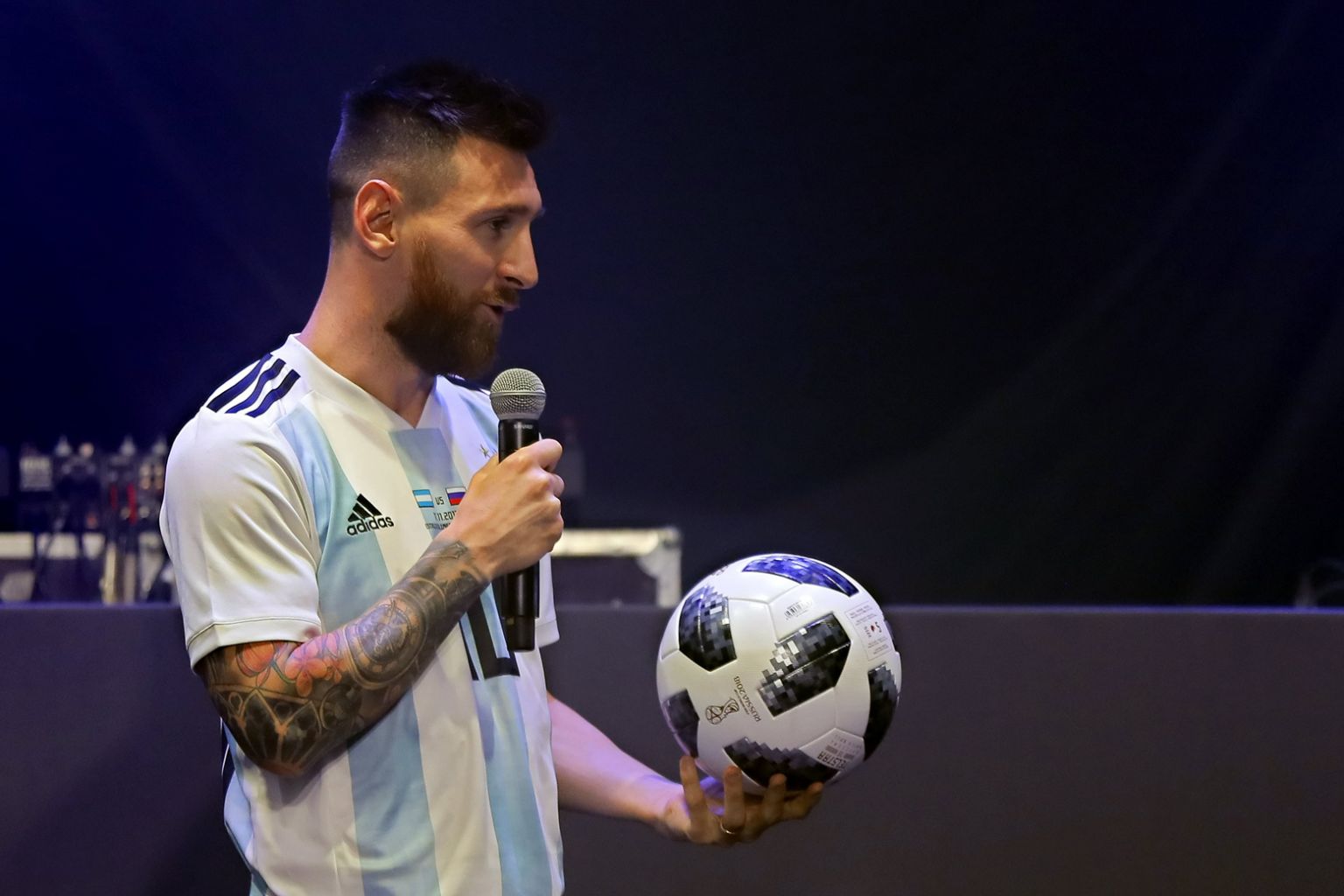 World Cup 2018 xuất hiện quả bóng được làm từ vật liệu sinh thái đầu tiên trong lịch sử World Cup 2018 xuất hiện quả bóng được làm từ vật liệu sinh thái đầu tiên trong lịch sử