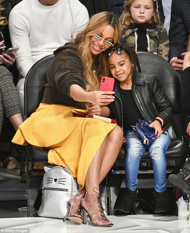 Mới 6 tuổi, con gái Beyonce đã được cả thế giới khen ngợi gu thời trang là nhờ nhân vật này Mới 6 tuổi, con gái Beyonce đã được cả thế giới khen ngợi gu thời trang là nhờ nhân vật này