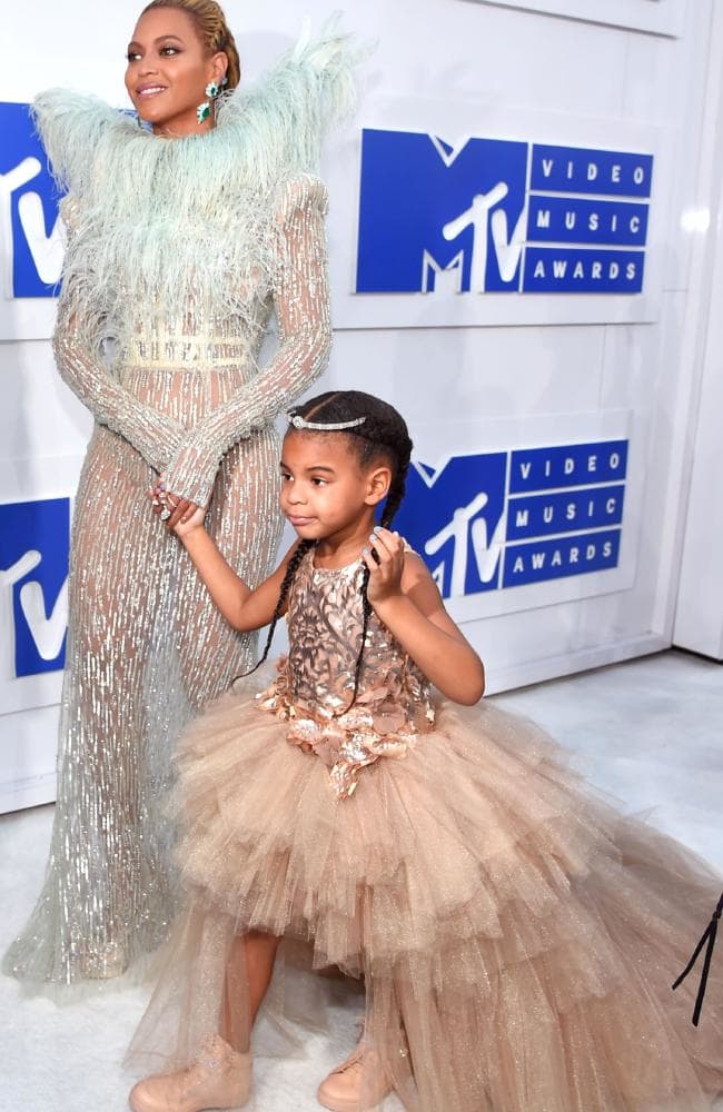 Mới 6 tuổi, con gái Beyonce đã được cả thế giới khen ngợi gu thời trang là nhờ nhân vật này Mới 6 tuổi, con gái Beyonce đã được cả thế giới khen ngợi gu thời trang là nhờ nhân vật này