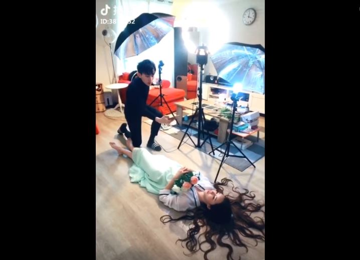 'Cười sặc cơm' với hậu trường quay Tik Tok ở Trung Quốc 'Cười sặc cơm' với hậu trường quay Tik Tok ở Trung Quốc