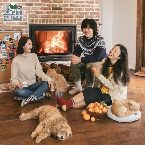 Câu hỏi khó: Yoona và hoa, bên nào rực rỡ hơn? Câu hỏi khó: Yoona và hoa, bên nào rực rỡ hơn?