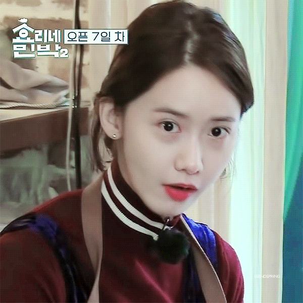 Câu hỏi khó: Yoona và hoa, bên nào rực rỡ hơn? Câu hỏi khó: Yoona và hoa, bên nào rực rỡ hơn?