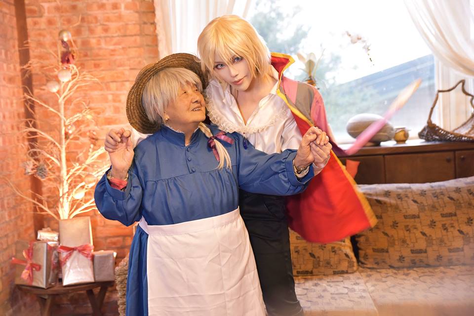 Bà ngoại U90 cosplay 'Howl's Moving Castle' không thể nào chuẩn hơn Bà ngoại U90 cosplay 'Howl's Moving Castle' không thể nào chuẩn hơn