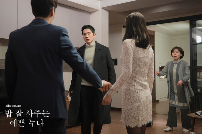 7 chiêu tán tỉnh của trai trẻ Jung Hae In thành công khiến 'Chị đẹp' xiêu lòng 7 chiêu tán tỉnh của trai trẻ Jung Hae In thành công khiến 'Chị đẹp' xiêu lòng