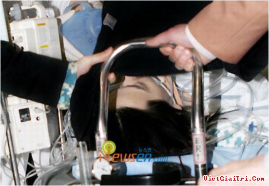 Fan khóc hết nước mắt với những lần sao Hàn đứng trước lằn ranh sinh tử Fan khóc hết nước mắt với những lần sao Hàn đứng trước lằn ranh sinh tử