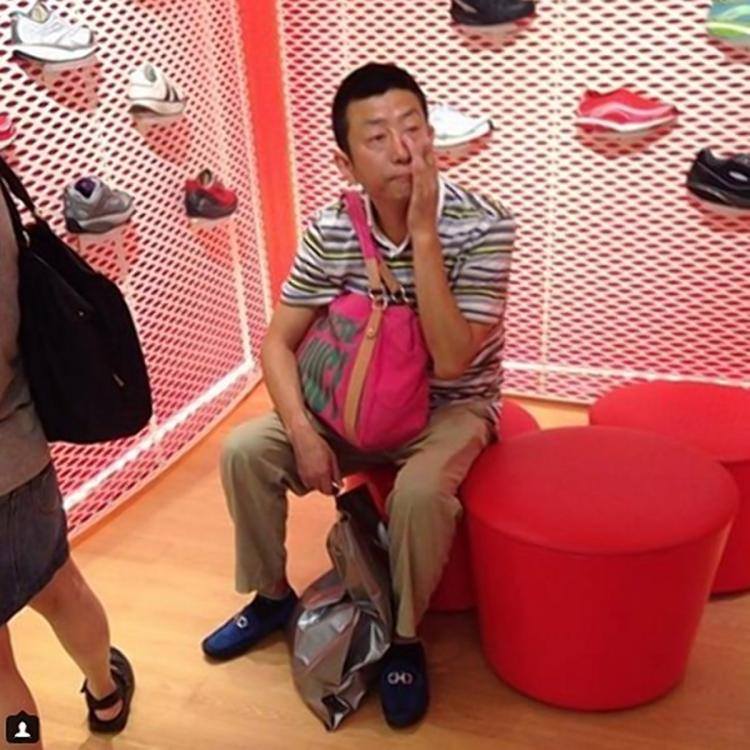 50 sắc thái ngủ gật của các ông chồng khi đợi vợ shopping 50 sắc thái ngủ gật của các ông chồng khi đợi vợ shopping