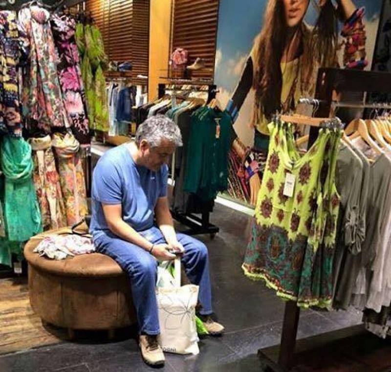 50 sắc thái ngủ gật của các ông chồng khi đợi vợ shopping 50 sắc thái ngủ gật của các ông chồng khi đợi vợ shopping