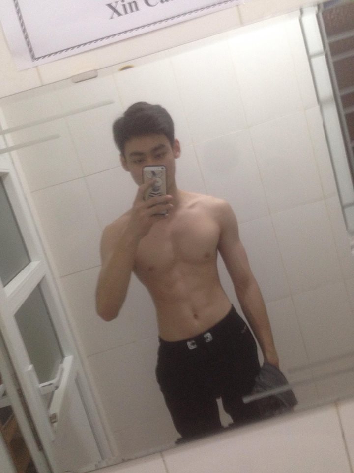 Tăng 18 kg sau nửa năm tập gym, nam sinh cò hương 'dậy thì' thành nam thần 6 múi Tăng 18 kg sau nửa năm tập gym, nam sinh cò hương 'dậy thì' thành nam thần 6 múi