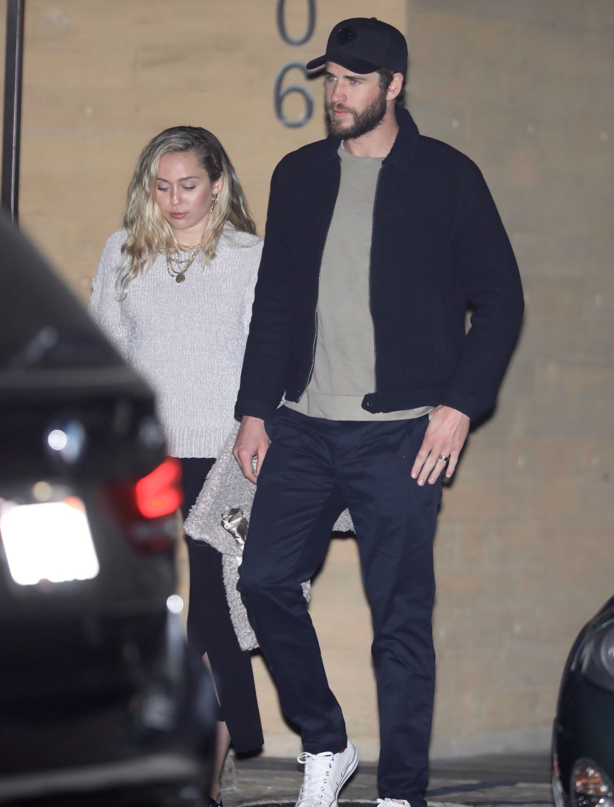 Chắc phải yêu Miley lắm Liam Hemsworth mới vô tư 'chơi khăm' cô nàng thế này? Chắc phải yêu Miley lắm Liam Hemsworth mới vô tư 'chơi khăm' cô nàng thế này?