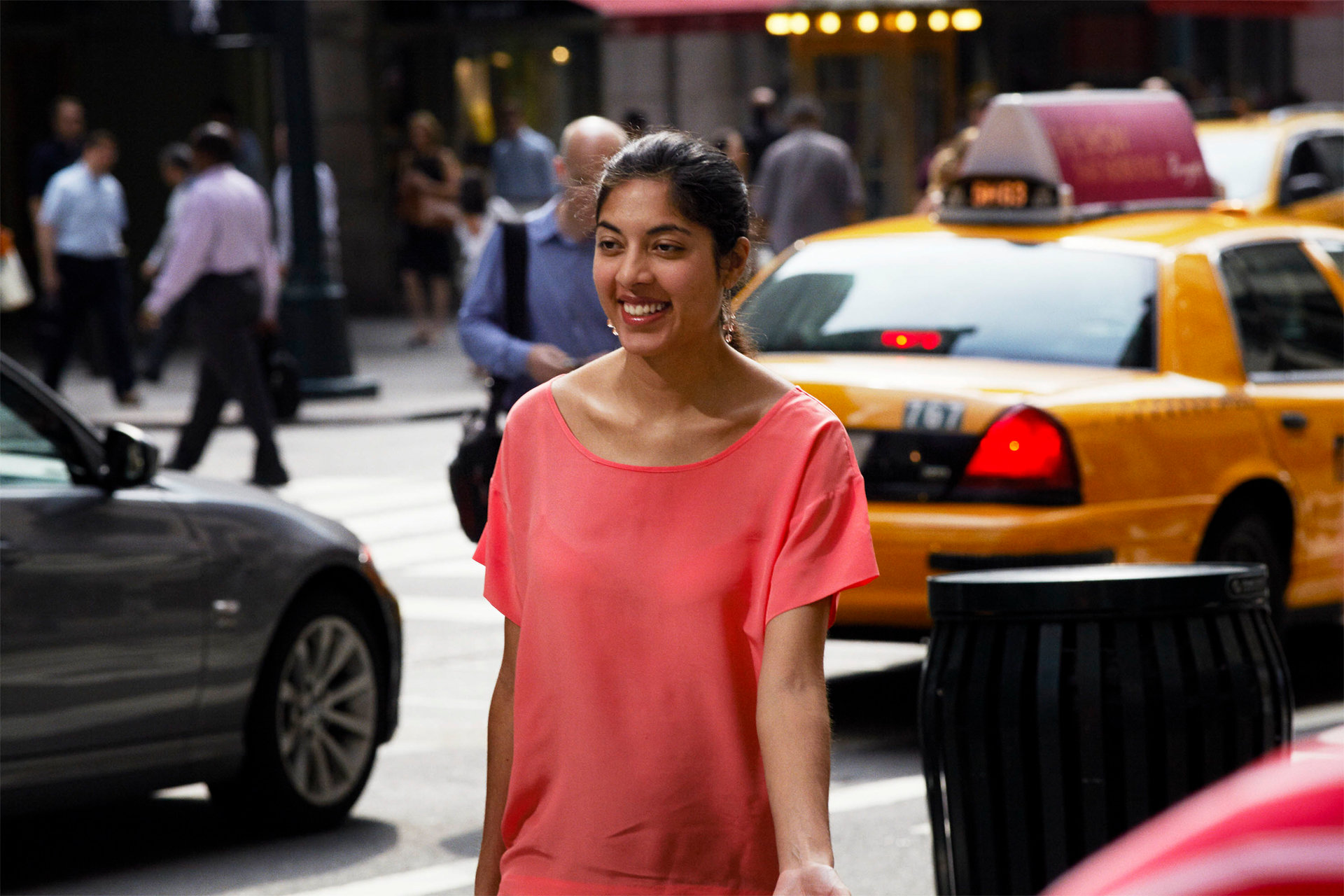Nhiếp ảnh gia dành 10 năm ghi lại hình ảnh người qua đường New York mỗi buổi sáng Nhiếp ảnh gia dành 10 năm ghi lại hình ảnh người qua đường New York mỗi buổi sáng