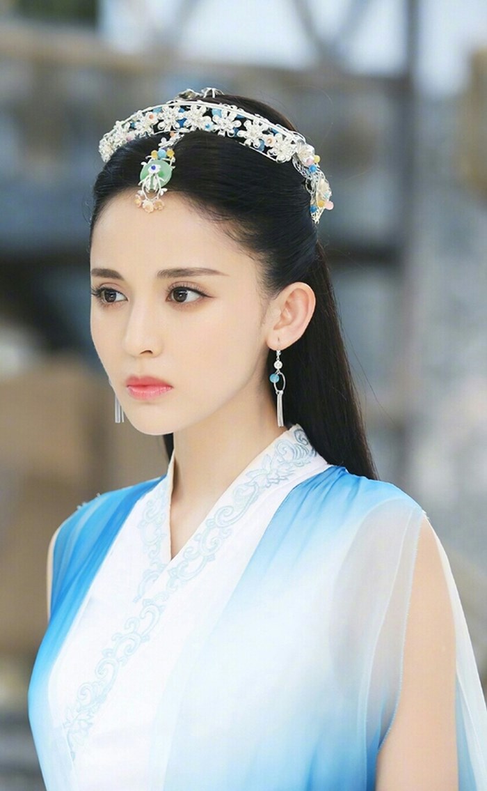 Thu nhập chênh lệch 'một trời một vực' của 'Tứ đại mỹ nhân' Tân Cương trong showbiz Hoa ngữ Thu nhập chênh lệch 'một trời một vực' của 'Tứ đại mỹ nhân' Tân Cương trong showbiz Hoa ngữ