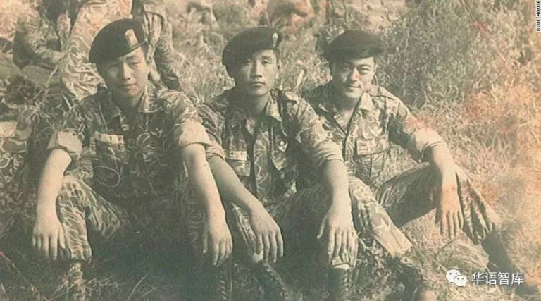 Hãy yêu người nhìn bạn như cách mà vợ Tổng thống Hàn Quốc nhìn người đàn ông của đời mình Hãy yêu người nhìn bạn như cách mà vợ Tổng thống Hàn Quốc nhìn người đàn ông của đời mình